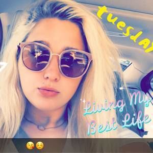 Meet your Posher, Hailey